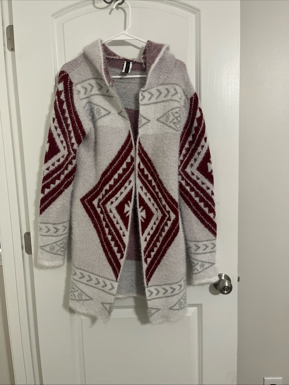 Cozy Hooded Open-Front Cardigan Sweater in Light Gray and Burgundy